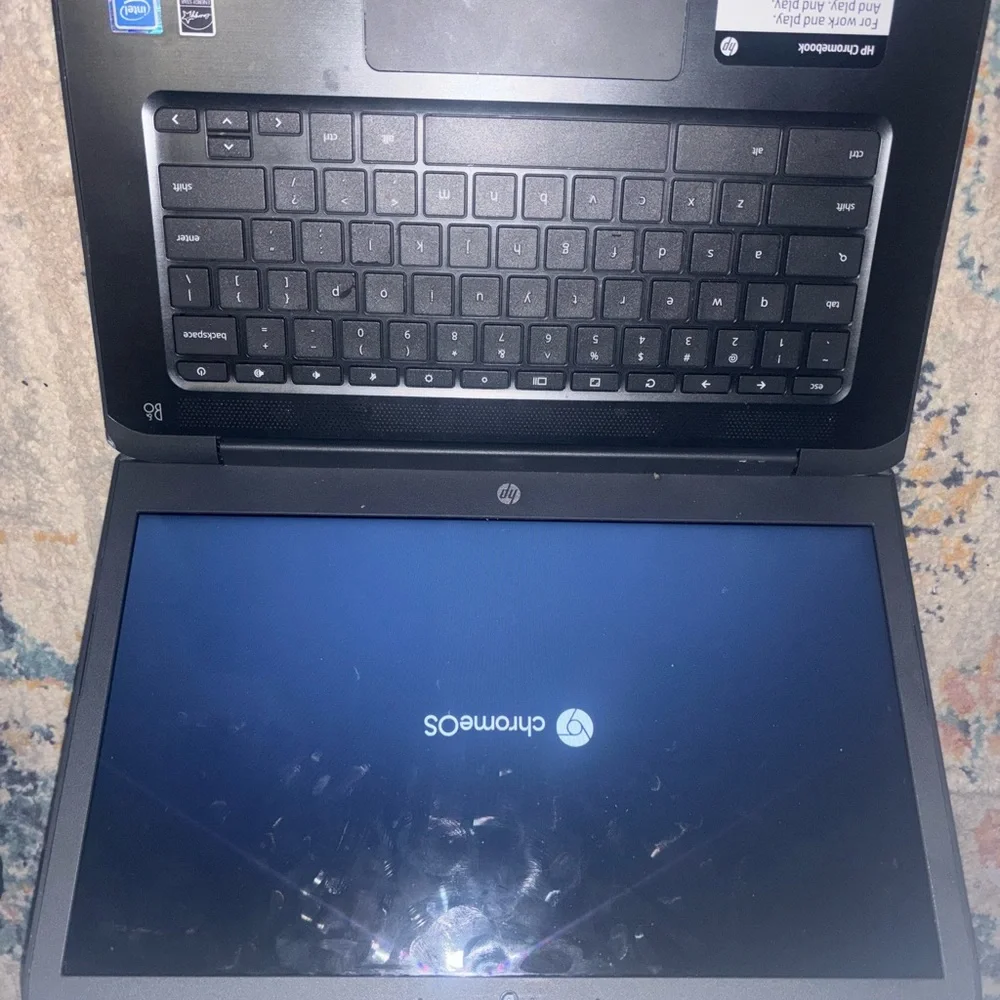 HP TouchScreen Laptop fully functional basically brand new Open to any offers
